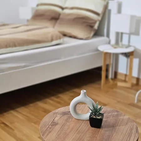 Cozy Terrace Near Duesseldorf Messe-fair & Airport I 15 Min