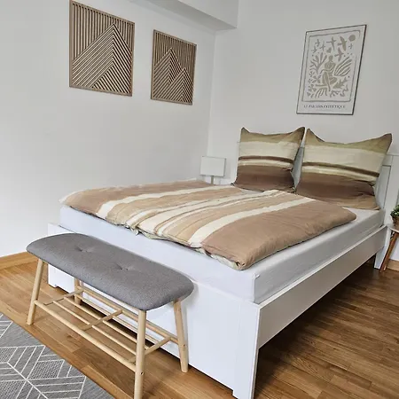 Cozy Terrace Near Duesseldorf Messe-fair & Airport I 15 Min Apartment