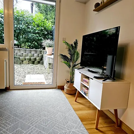 Cozy Terrace Near Duesseldorf Messe-fair & Airport I 15 Min *