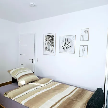 Cozy Terrace Near Duesseldorf Messe-fair & Airport I 15 Min * Meerbusch