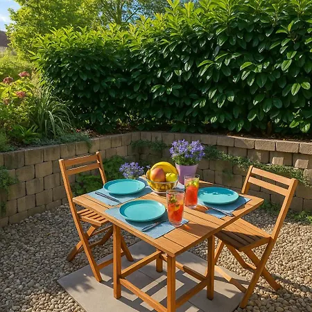 Cozy Terrace Near Duesseldorf Messe-fair & Airport I 15 Min Apartment Meerbusch