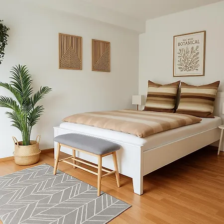 Cozy Terrace Near Duesseldorf Messe-fair & Airport I 15 Min Appartement *